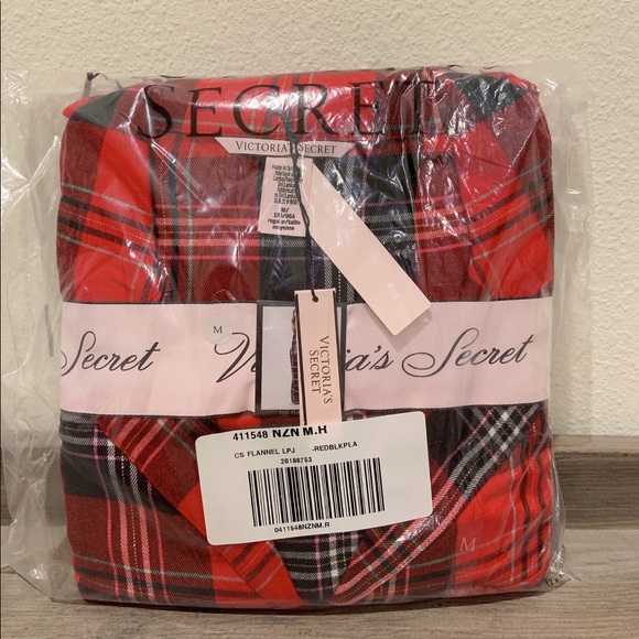 Victoria’s Secret shimmer flannel PJ set - Picture 13 of 16